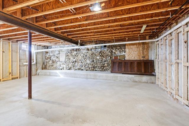 W329N4072 Lakeland DRIVE, Nashotah, WI 53058