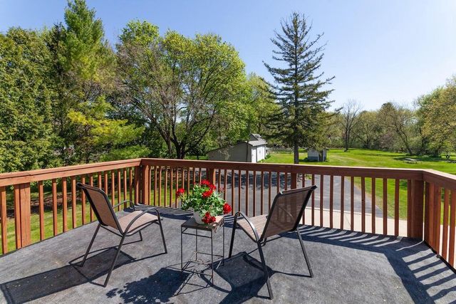 W329N4072 Lakeland DRIVE, Nashotah, WI 53058