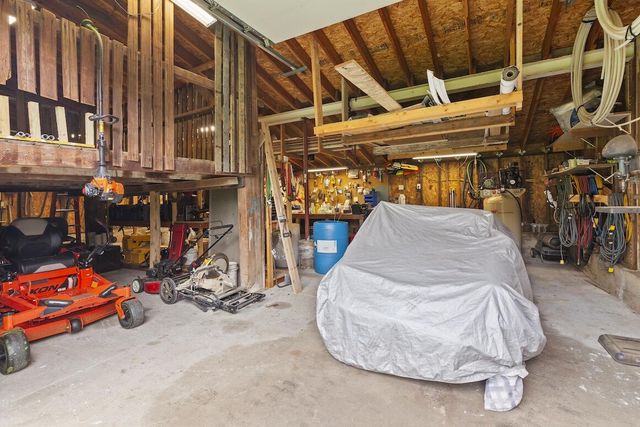 W329N4072 Lakeland DRIVE, Nashotah, WI 53058