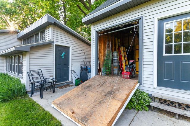 W329N4072 Lakeland DRIVE, Nashotah, WI 53058