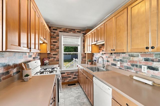 18 Kernwood Ave, Beverly, MA 01915
