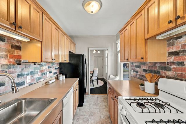 18 Kernwood Ave, Beverly, MA 01915