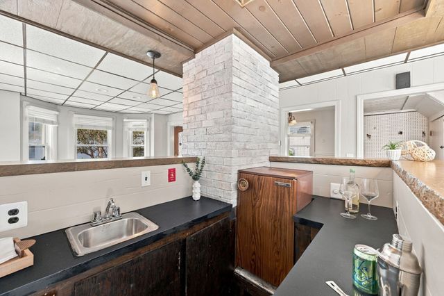 18 Kernwood Ave, Beverly, MA 01915