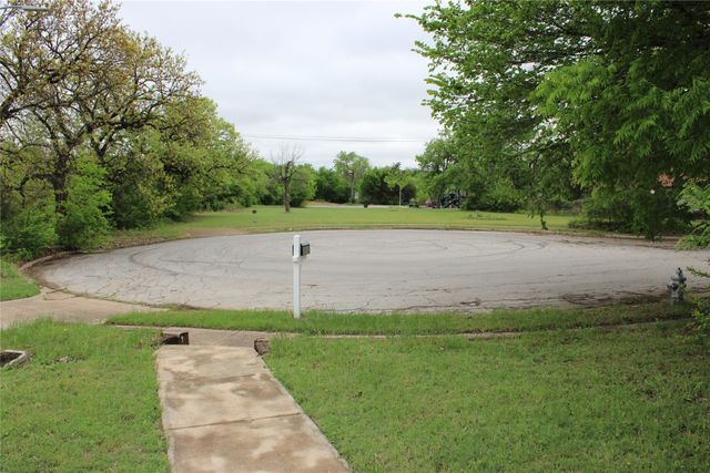 1423 E Davis Avenue, Fort Worth, TX 76104