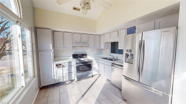 2092 Manassas RN, Virginia Beach, VA 23464