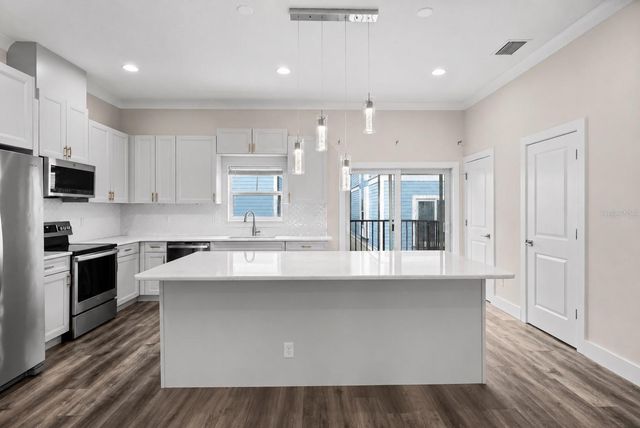 3122 W AZEELE STREET 3, Tampa, FL 33609