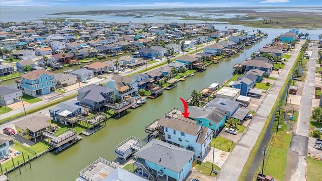 28 Dolphin Street, Bayou Vista, TX 77563