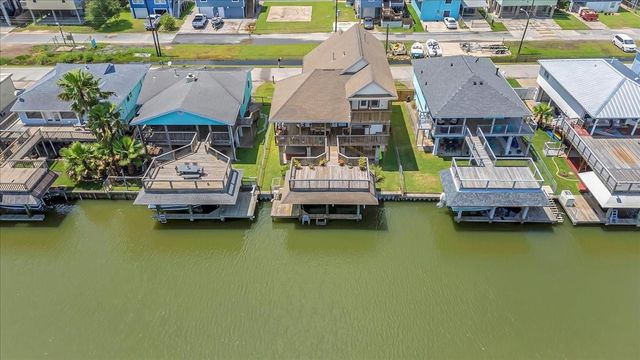 28 Dolphin Street, Bayou Vista, TX 77563