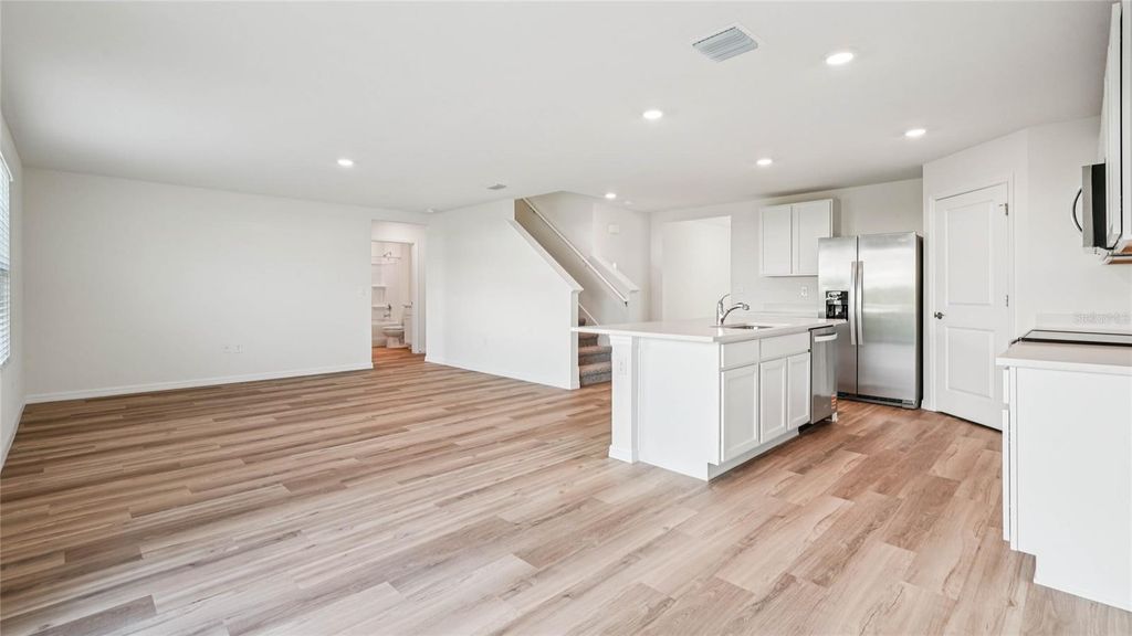 Image 10 of property listing at 17937 NW 170TH PLACE, Alachua, FL 32615