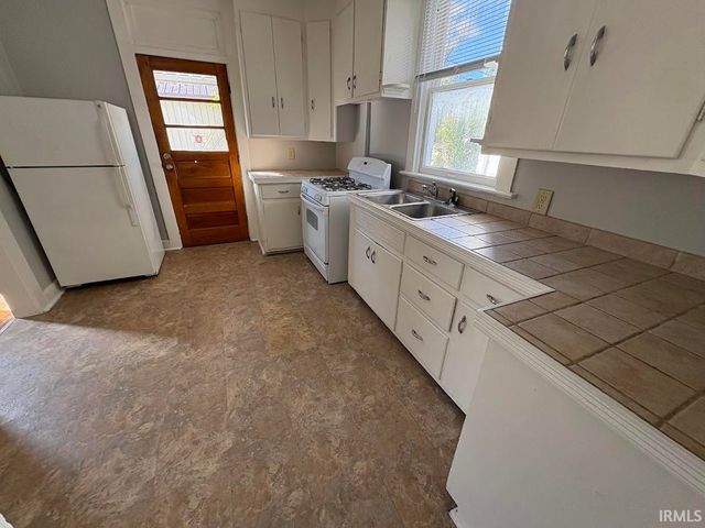 1205 W Wildwood Avenue, Fort Wayne, IN 46807