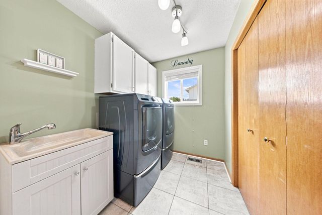 10268 Windrose Curve, Elko New Market, MN 55020