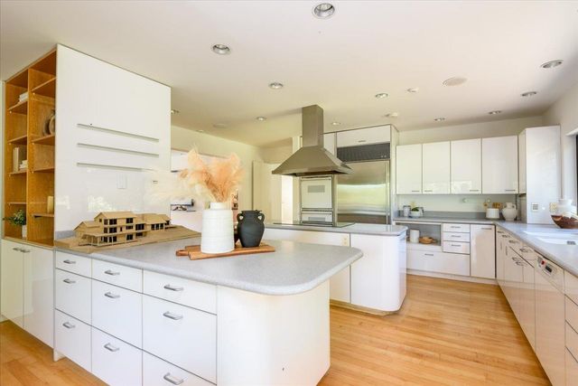 90 Hayfields Road, Portola Valley, CA 94028