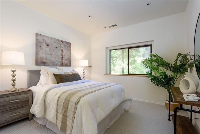90 Hayfields Road, Portola Valley, CA 94028