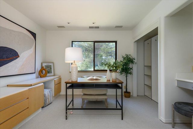90 Hayfields Road, Portola Valley, CA 94028