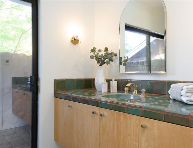 90 Hayfields Road, Portola Valley, CA 94028
