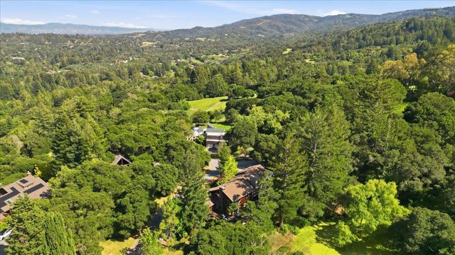 90 Hayfields Road, Portola Valley, CA 94028