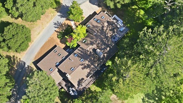 90 Hayfields Road, Portola Valley, CA 94028