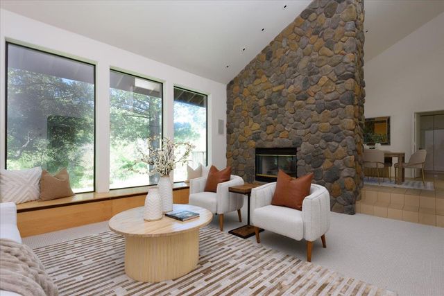 90 Hayfields Road, Portola Valley, CA 94028