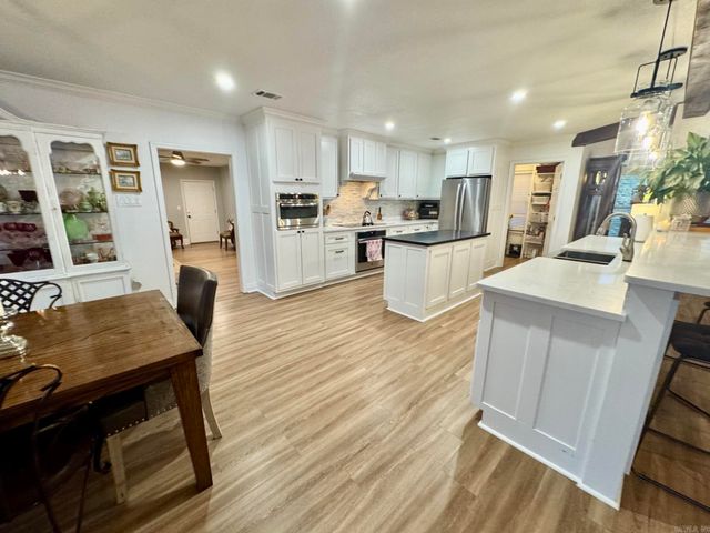3 Hyde Park Circle, Conway, AR 72034