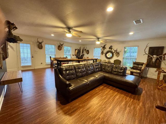 3 Hyde Park Circle, Conway, AR 72034