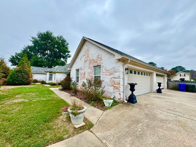 3 Hyde Park Circle, Conway, AR 72034