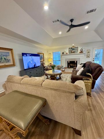 3 Hyde Park Circle, Conway, AR 72034