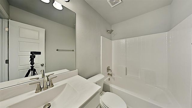 19617 Brookeville Drive, Edmond, OK 73012