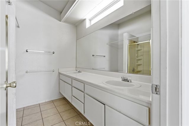 3723 W Avenue J4, Lancaster, CA 93536
