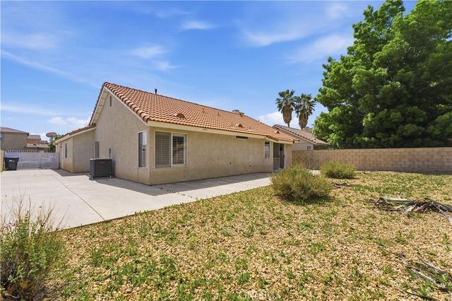 3723 W Avenue J4, Lancaster, CA 93536