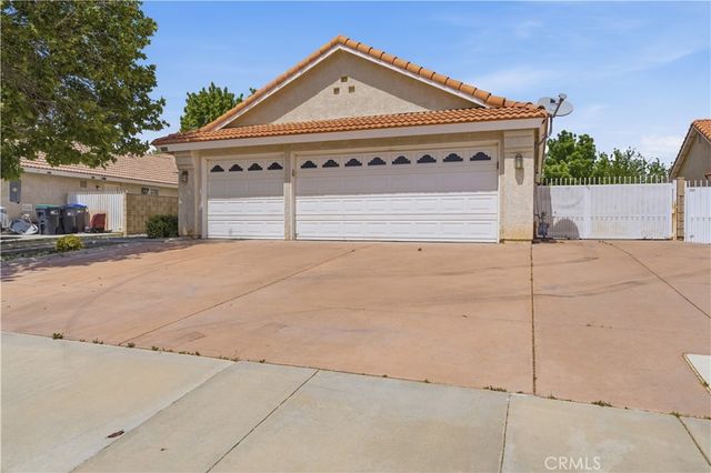3723 W Avenue J4, Lancaster, CA 93536