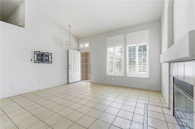 3723 W Avenue J4, Lancaster, CA 93536