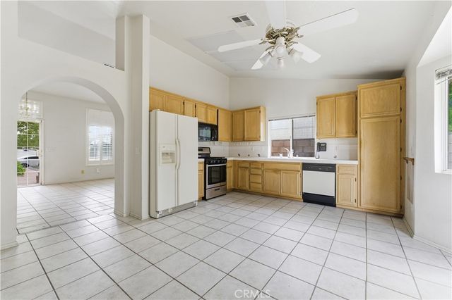 3723 W Avenue J4, Lancaster, CA 93536