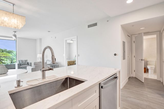 700 E Boynton Beach Boulevard 406, Boynton Beach, FL 33435