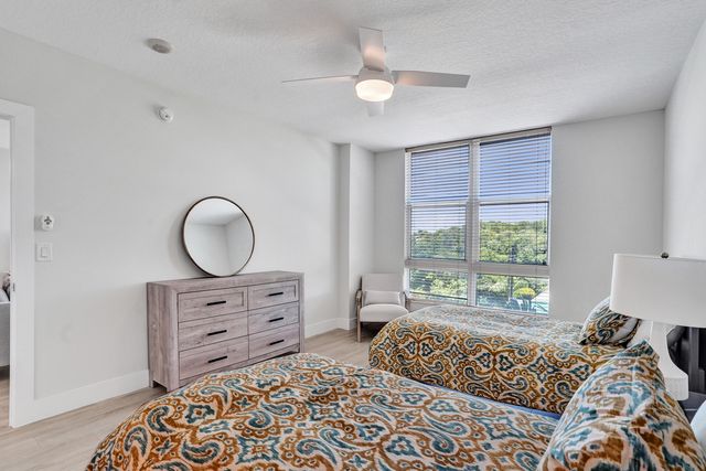 700 E Boynton Beach Boulevard 406, Boynton Beach, FL 33435