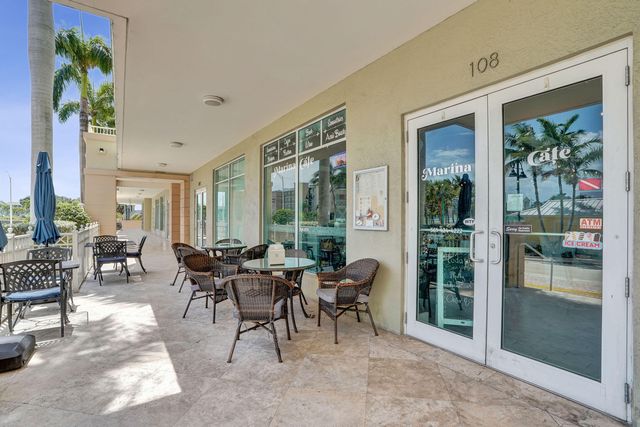 700 E Boynton Beach Boulevard 406, Boynton Beach, FL 33435