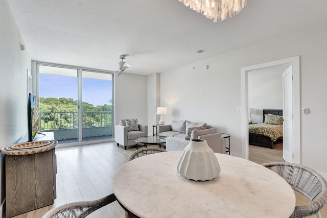 700 E Boynton Beach Boulevard 406, Boynton Beach, FL 33435
