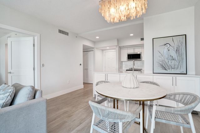 700 E Boynton Beach Boulevard 406, Boynton Beach, FL 33435