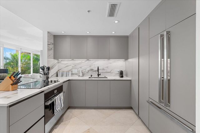 3400 SW 27th Ave 201, Miami, FL 33133