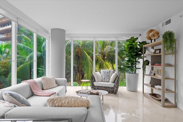 3400 SW 27th Ave 201, Miami, FL 33133