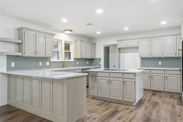 7430 S Fulton Avenue, Tulsa, OK 74136