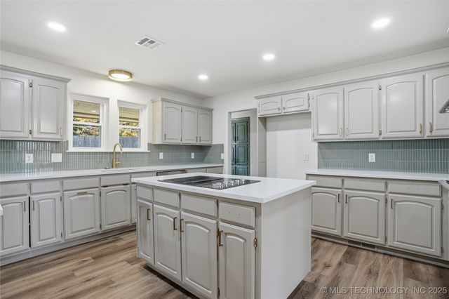 7430 S Fulton Avenue, Tulsa, OK 74136