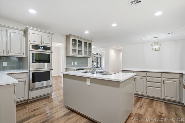 7430 S Fulton Avenue, Tulsa, OK 74136