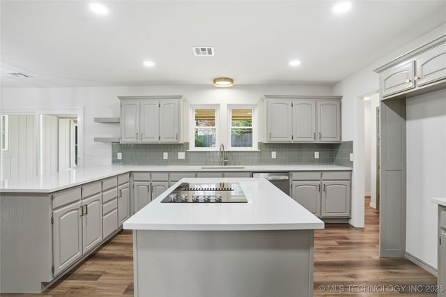 7430 S Fulton Avenue, Tulsa, OK 74136