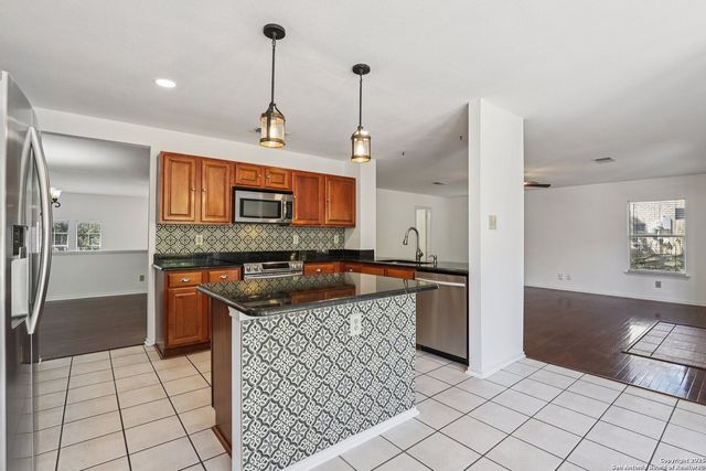 16 Marella Dr, San Antonio, TX 78248