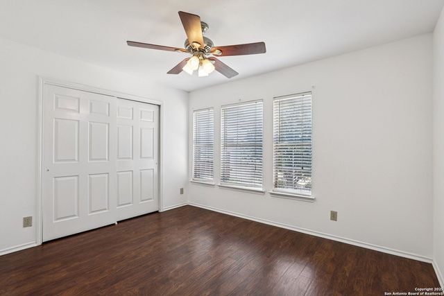 16 Marella Dr, San Antonio, TX 78248