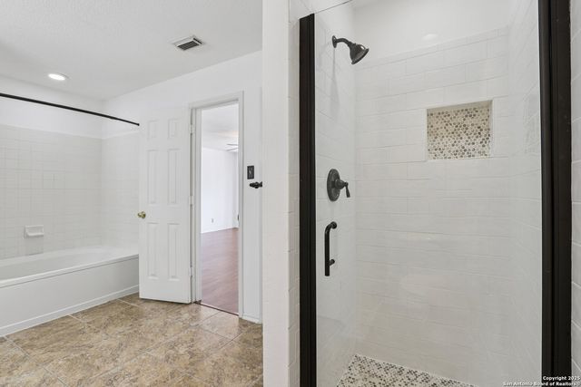 16 Marella Dr, San Antonio, TX 78248