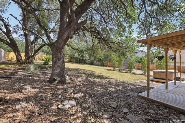 16 Marella Dr, San Antonio, TX 78248