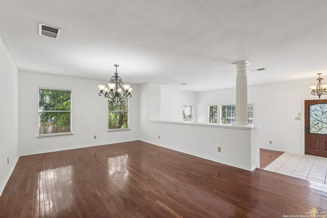 16 Marella Dr, San Antonio, TX 78248