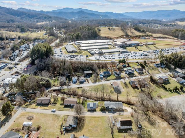 107 Axley Street, Canton, NC 28716