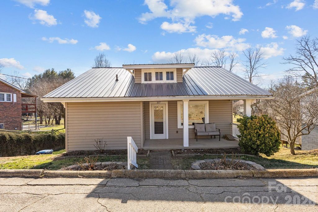 107 Axley Street, Canton, NC 28716